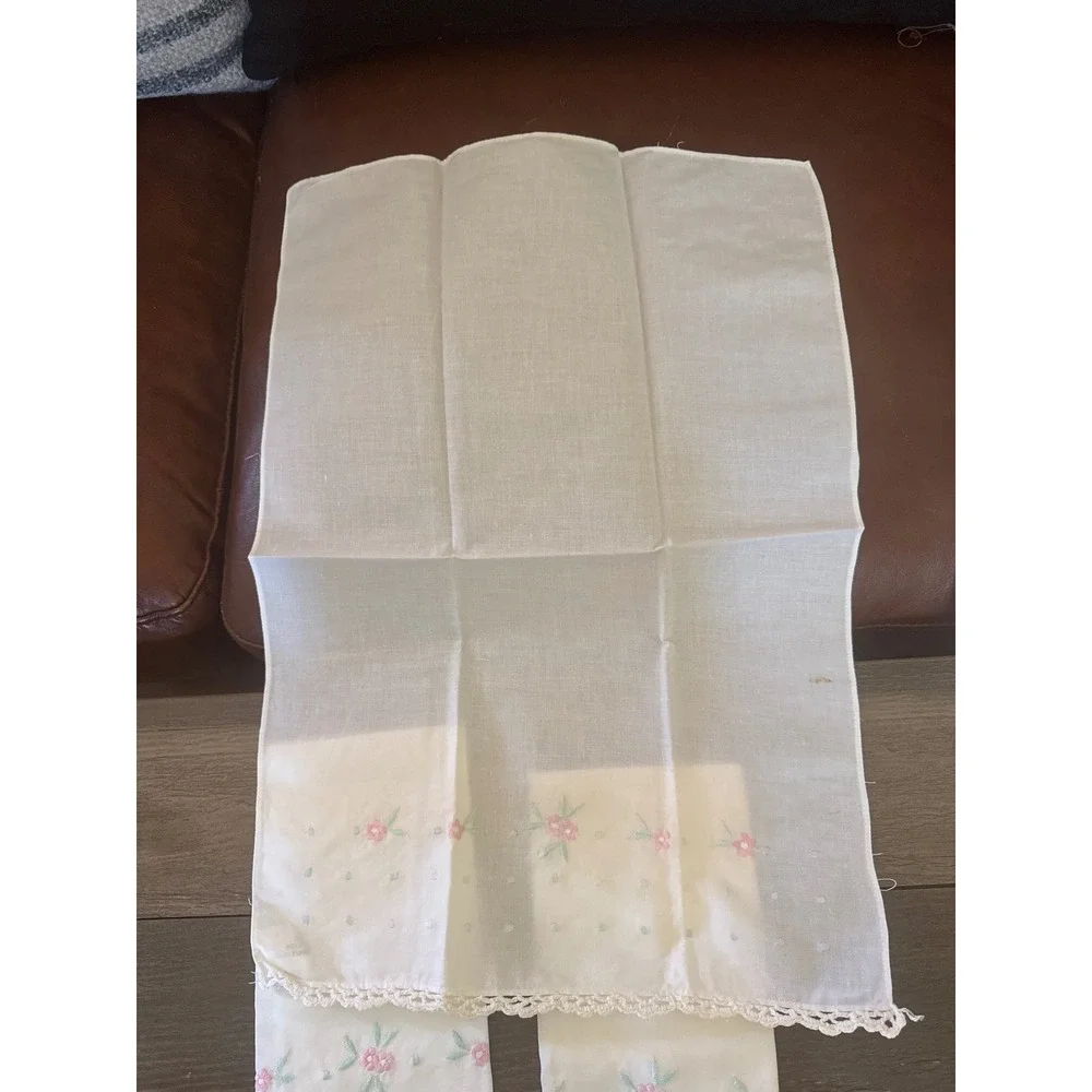 Vintage Style White Cotton Floral Embroidered Hand Towels Crochet Lace Set of 4